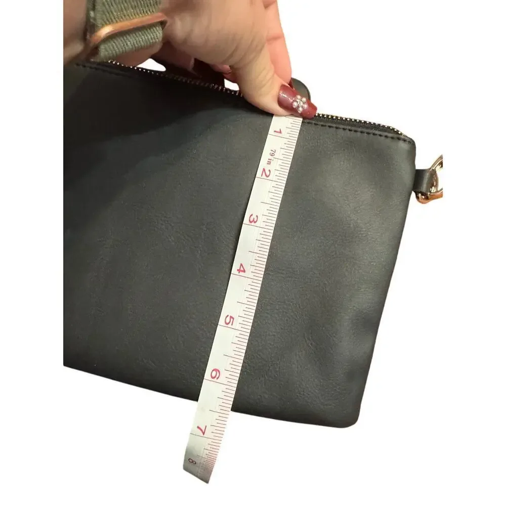 NWOT Minnie Mouse Wristlet